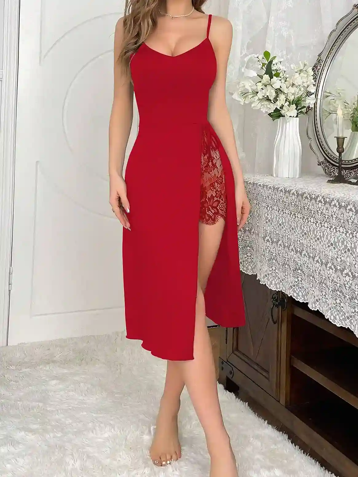 Robe de Nuit Fendue avec Patchwork en Dentelle et Nœud