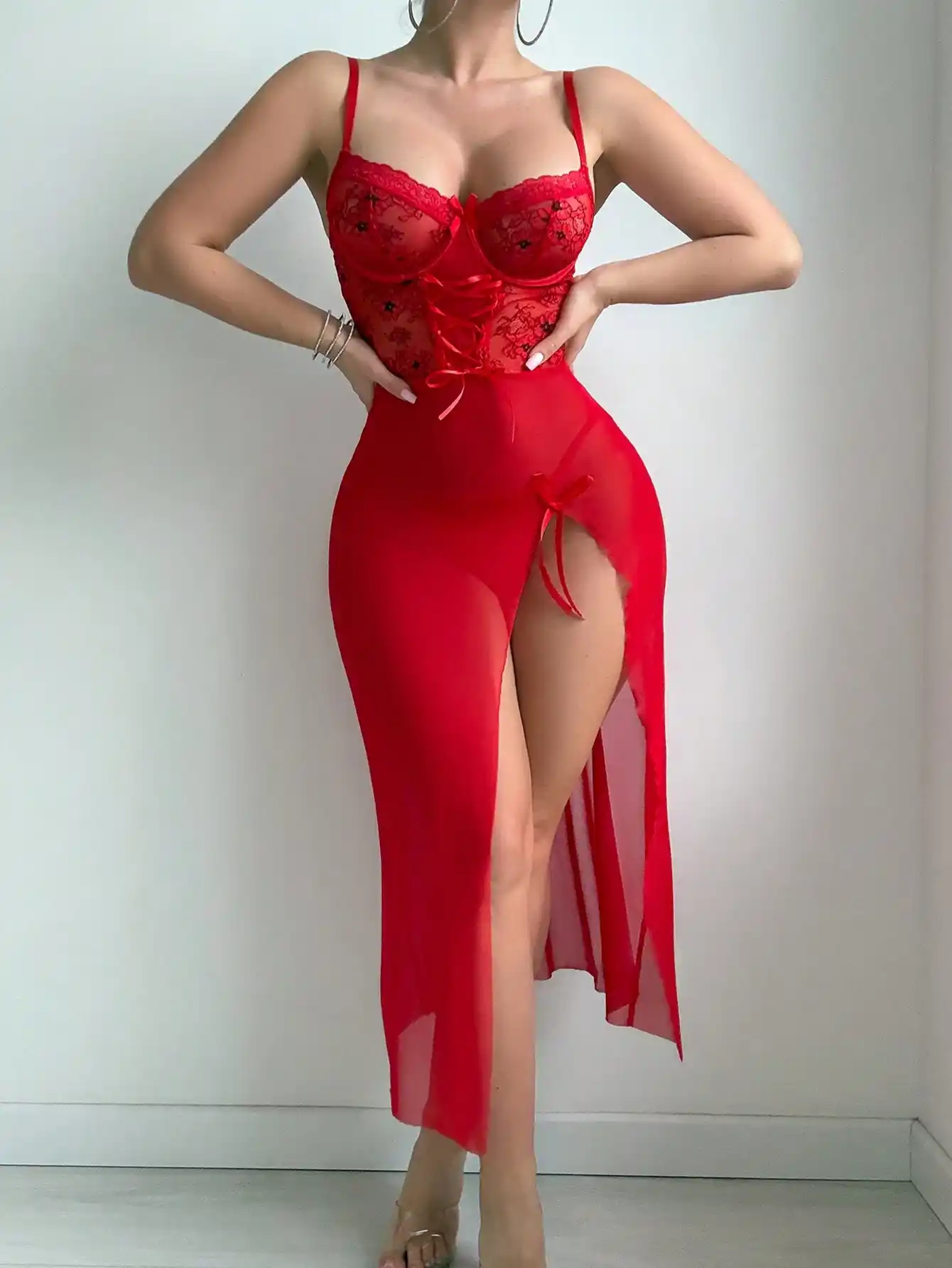 Ensemble 2 Pièces Robe Moulante Fendue en Dentelle Rouge et Tanga