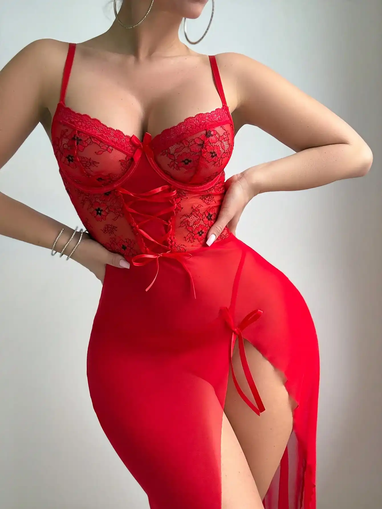Ensemble 2 Pièces Robe Moulante Fendue en Dentelle Rouge et Tanga