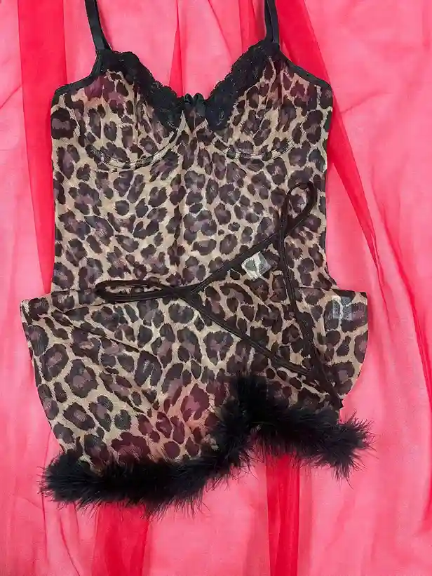 Ensemble 2 Pièces Nuisette Matelassée à Imprimé Léopard et String