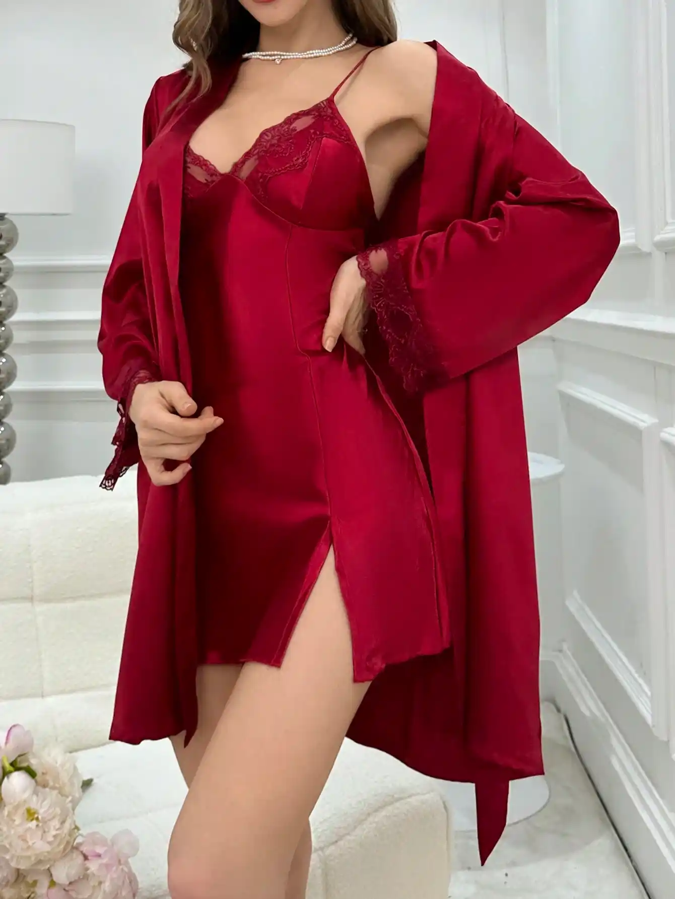 Ensemble Robe de Pyjama Satin avec Camisole en Dentelle et Ceinture