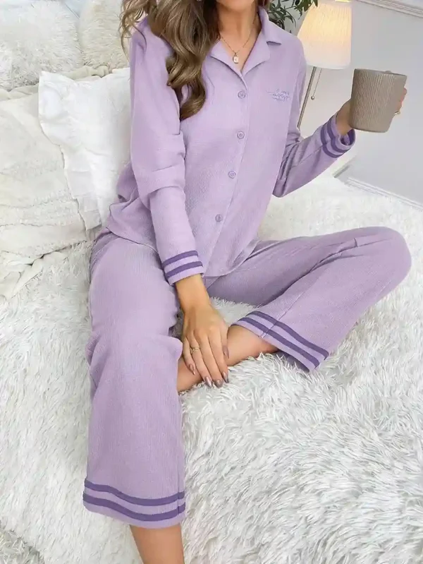 Ensemble De Vêtements De Maison Avec Lettres Brodées Et Blocs De Couleurs Pour Femmes