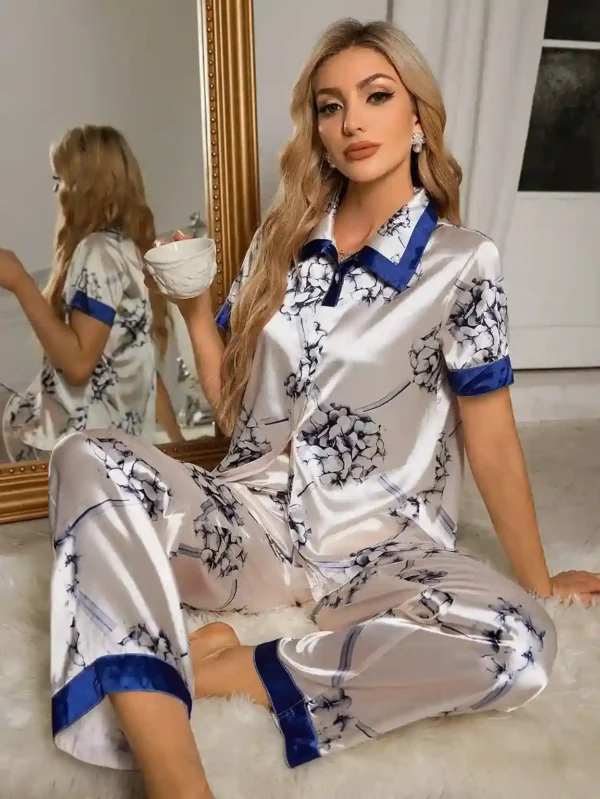 Ensemble Pyjama Satin Imitation Soie avec Imprimé Floral et Col Contrasté