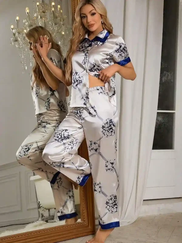 Ensemble Pyjama Satin Imitation Soie avec Imprimé Floral et Col Contrasté