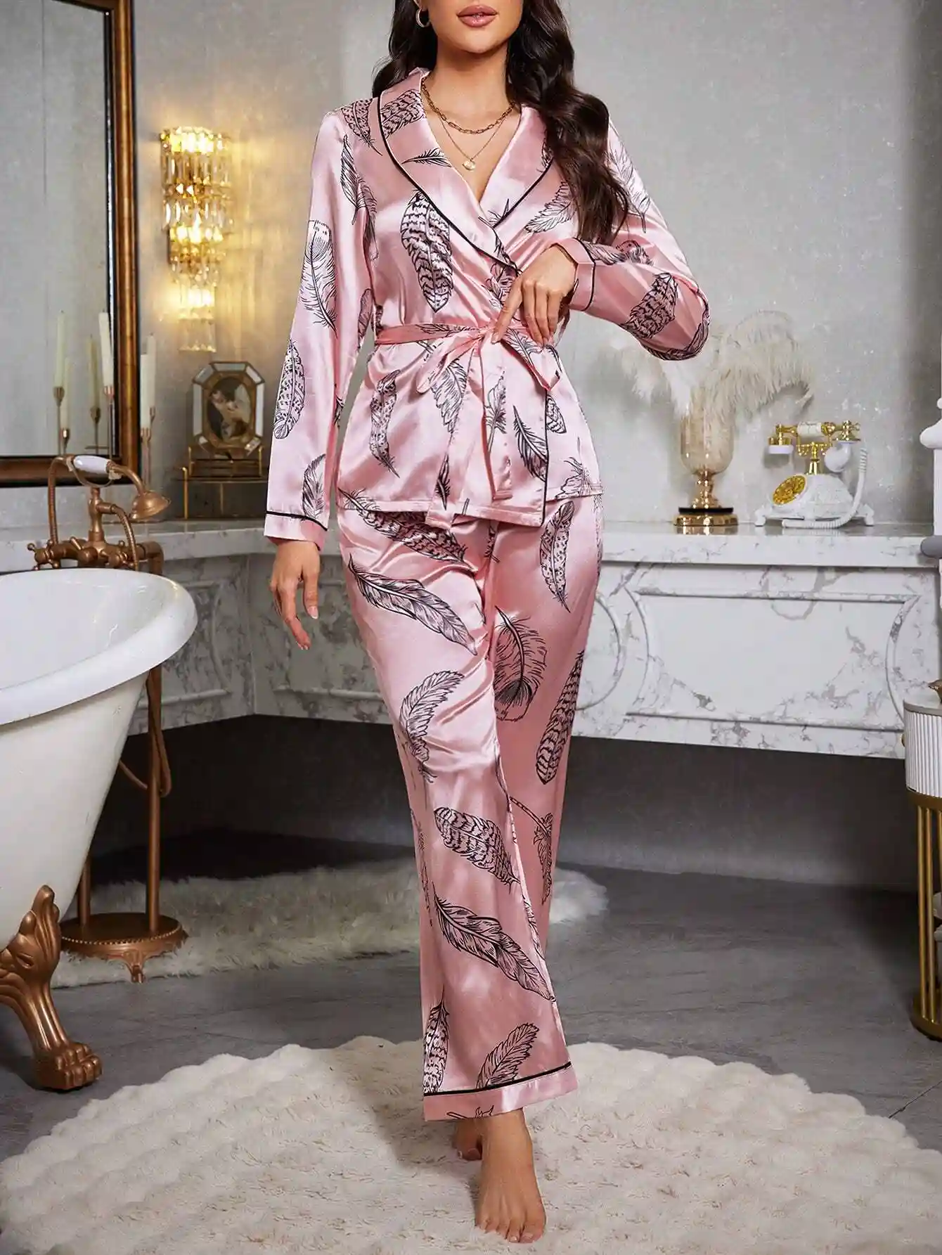 Ensemble Peignoir et Vêtements de Nuit Satin Imprimé Léopard – Rose Bonbon