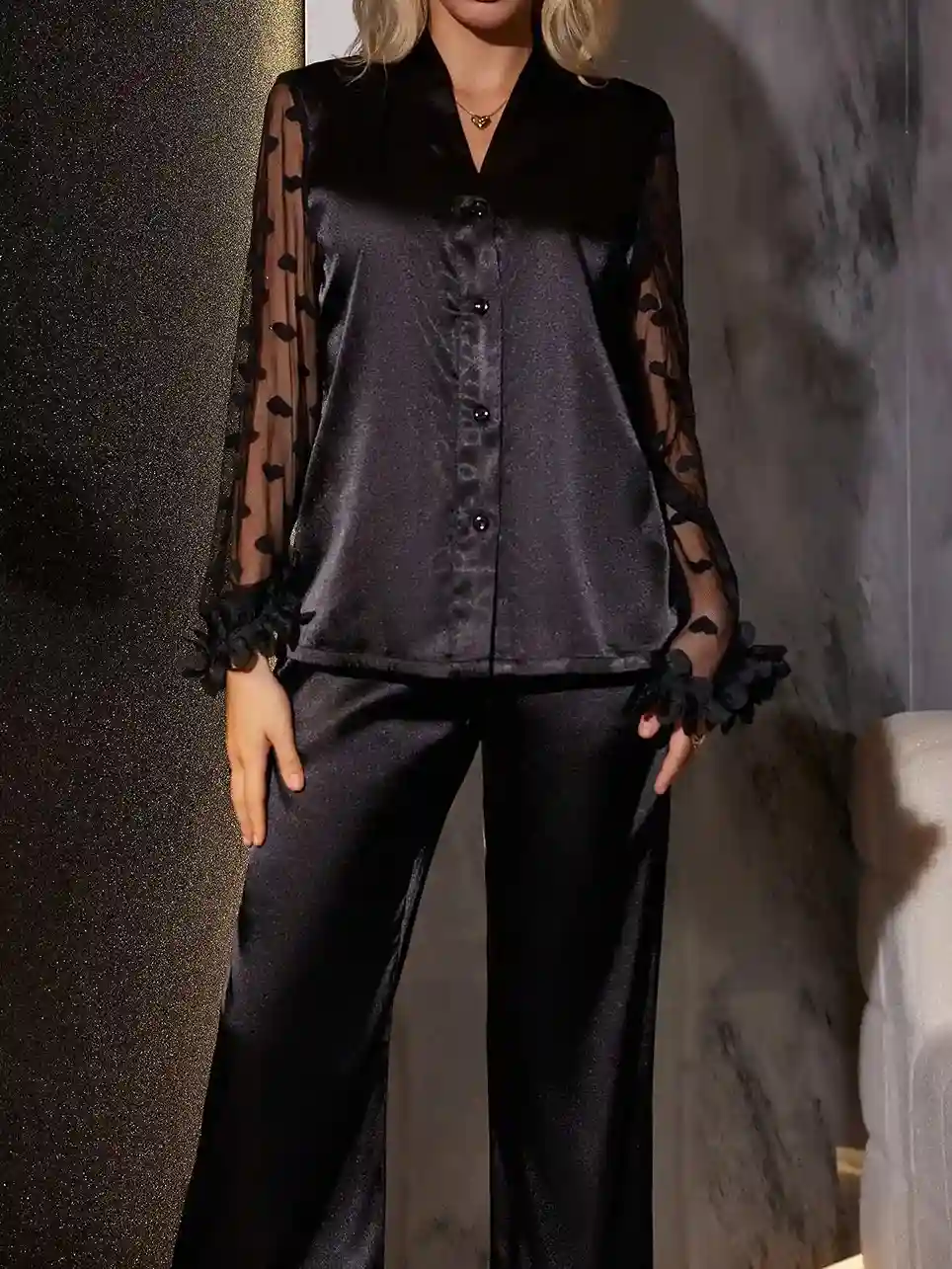 Ensemble Pyjama Femme en Satin Noir avec Dentelle 3D et Pantalon Long