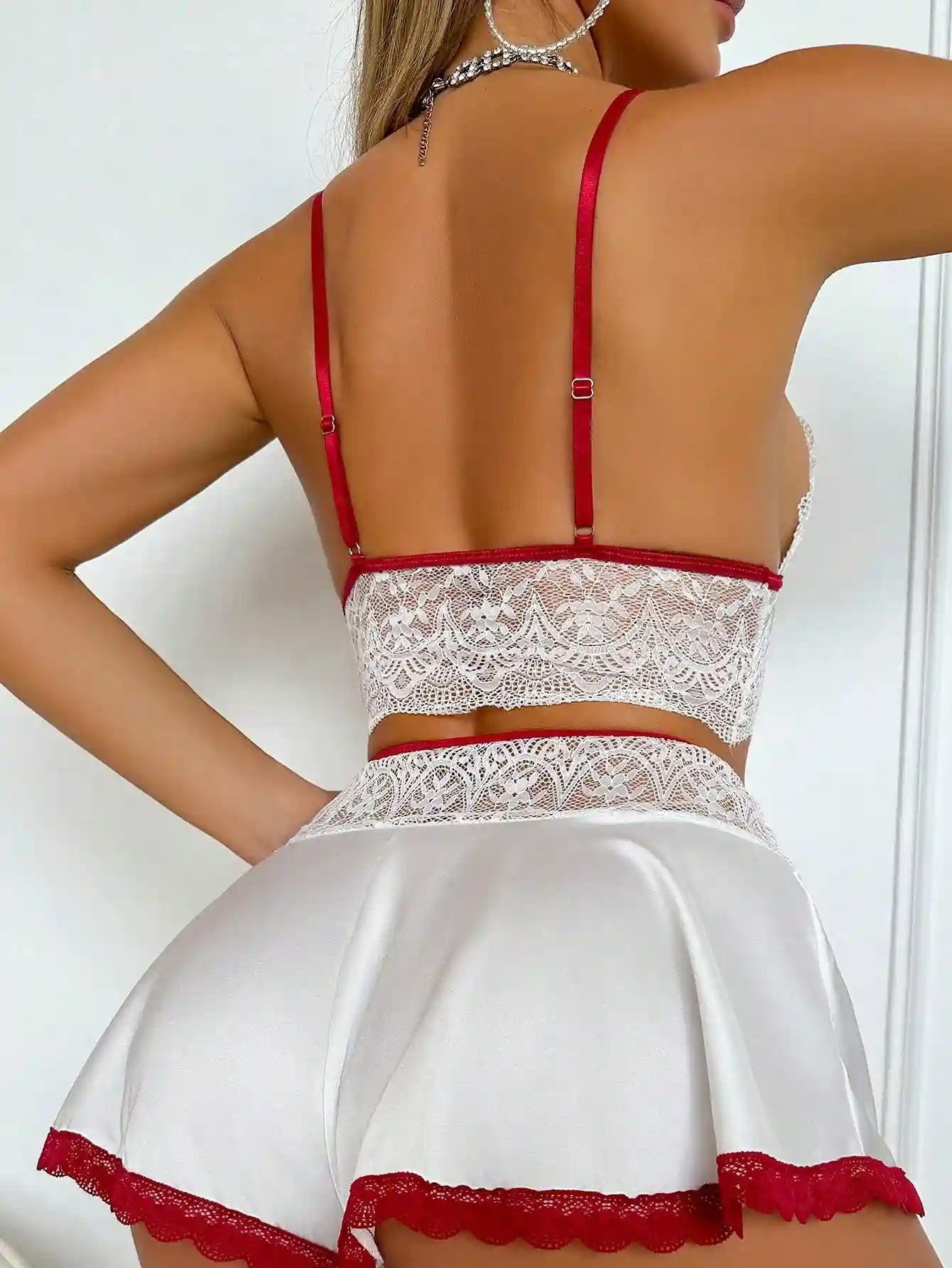 Ensemble 3 Pièces de Nuit en Dentelle et Satin avec Peignoir – Blanc