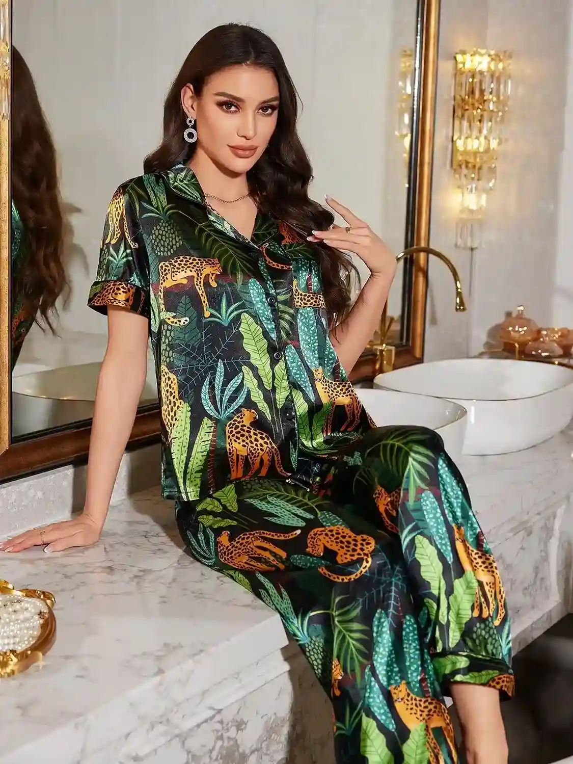 Ensemble de Pyjama Satin à Col Châle et Imprimé Tropical & Léopard