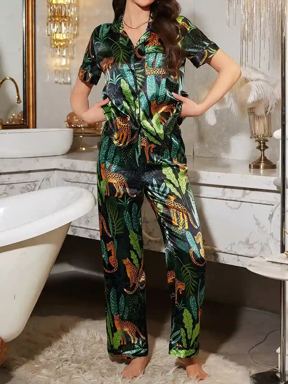 Ensemble de Pyjama Satin à Col Châle et Imprimé Tropical & Léopard
