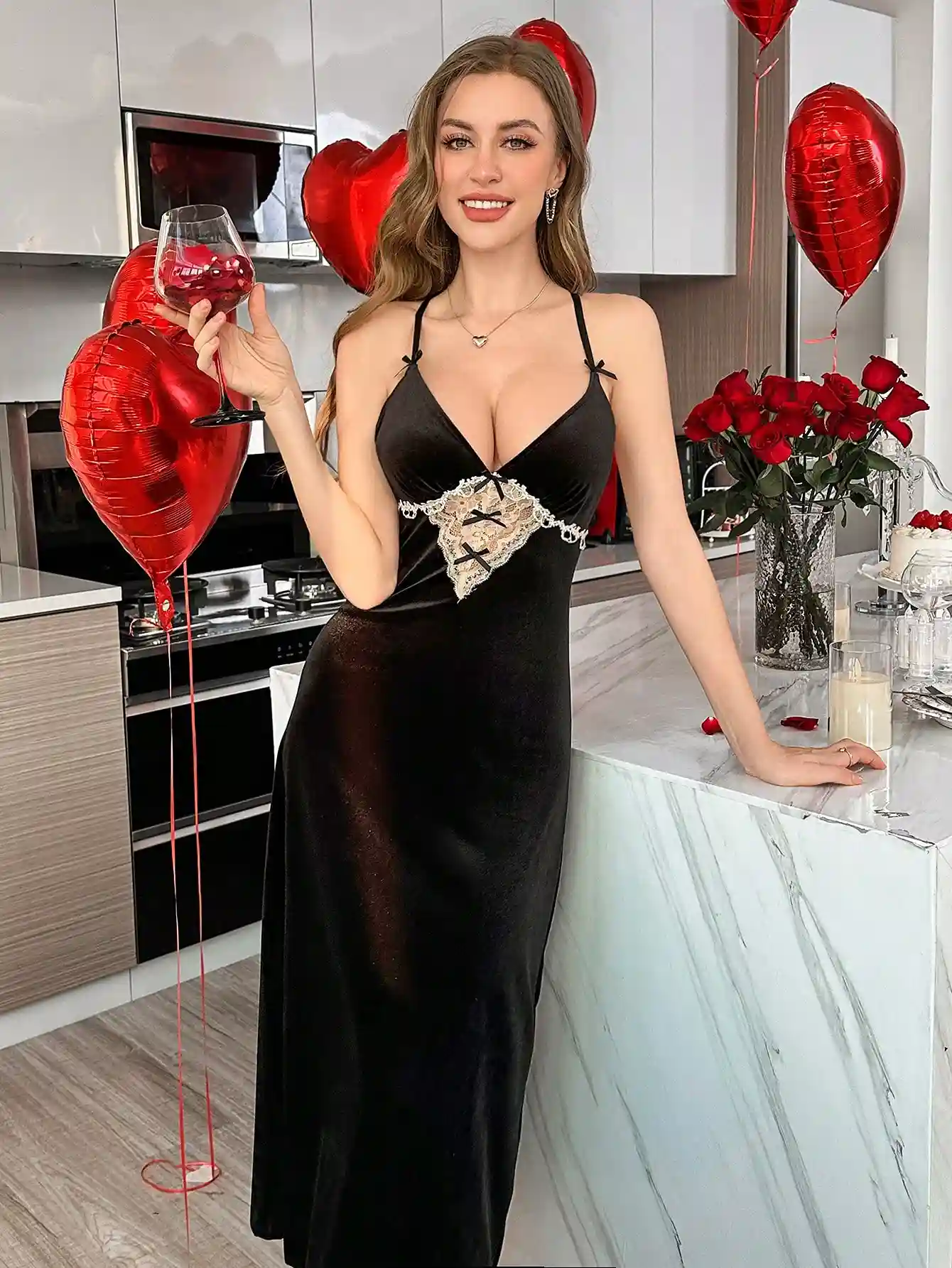 Nuisette longue en velours à décolleté plongeant et nœud papillon – Noir