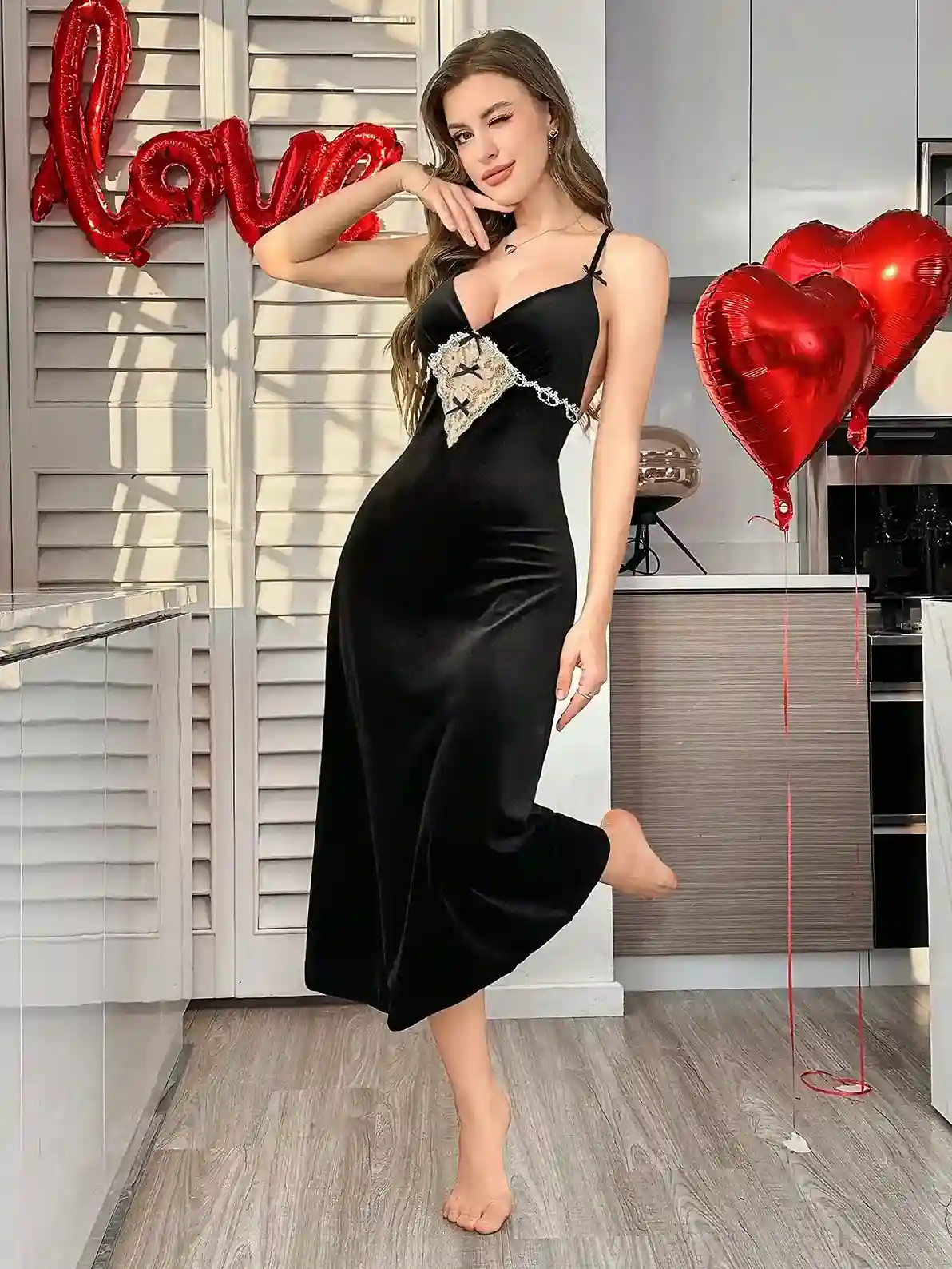 Nuisette longue en velours à décolleté plongeant et nœud papillon – Noir